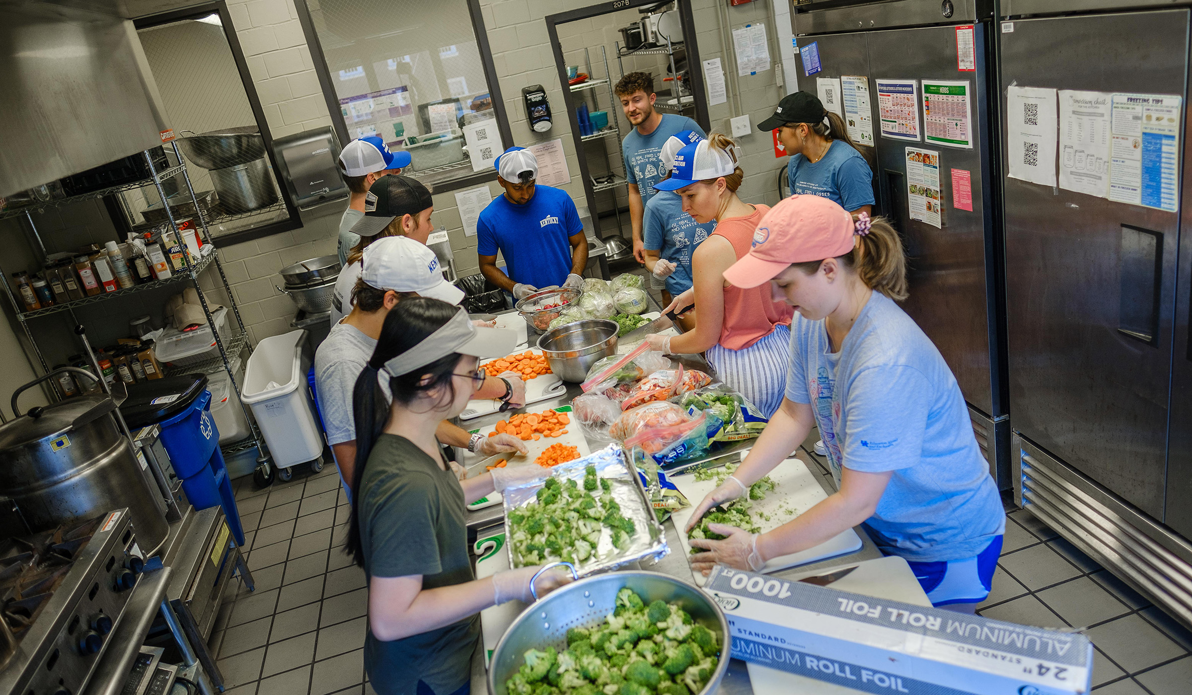 DHN students prep for Meals on Wings in the Campus Kitchen